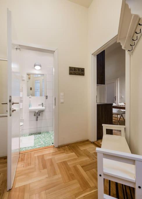 Klarahome Apartment Будапеща Екстериор снимка